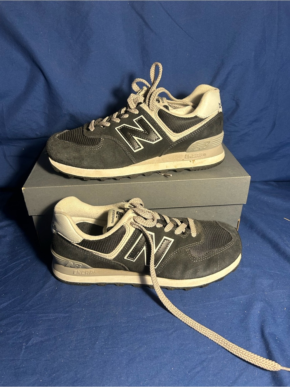 New balance- 574 core black white 8 men’s QS